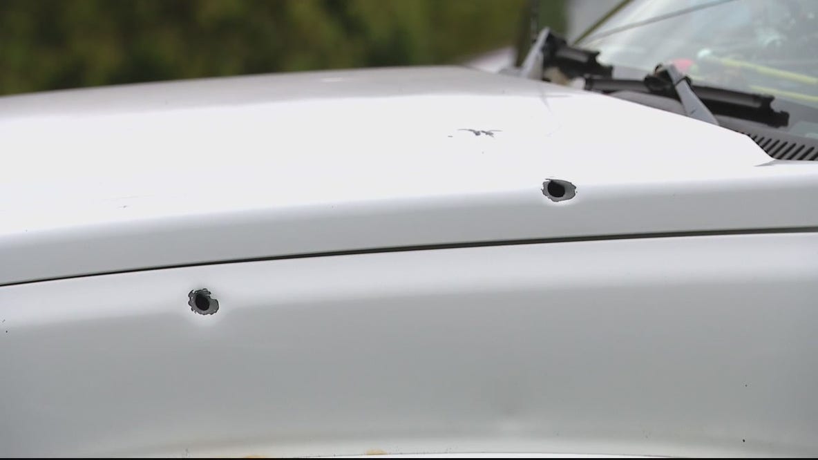 Shootout in Pontiac wounds man's foot, hits house and parked vehicles